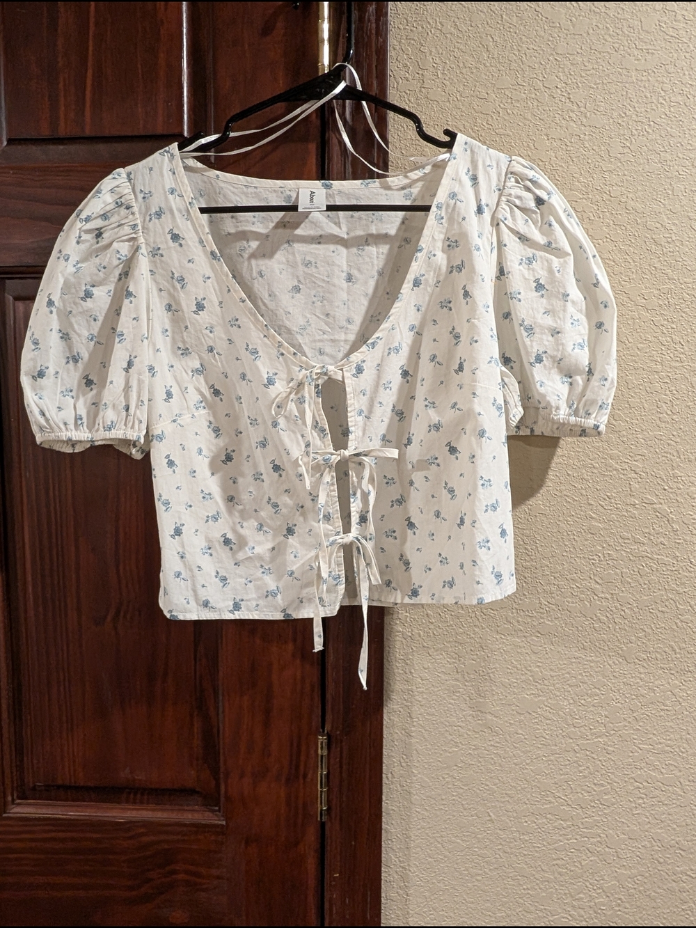 Abound Cream Floral Tie-Front Puff Sleeve Top with Blue Print